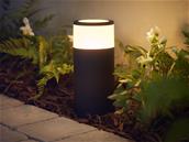 Philips décline ses ampoules connectées Hue pour l'extérieur, dès 69,99 euros