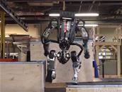 Boston Dynamics : le robot Atlas fait du « parkour »