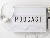 Google renforce la recherche de podcasts avec l'ajout de « Cartes » jouables