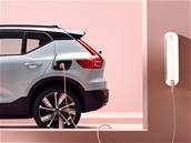 Volvo dévoile son premier véhicule 100 % électrique : le XC40 Recharge