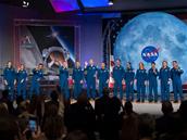 La NASA (et le CSA) présente 13 nouveaux astronautes, dont 6 femmes