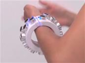 Un bracelet pour brouiller les écoutes d’enceintes connectées, de smartphones, etc.