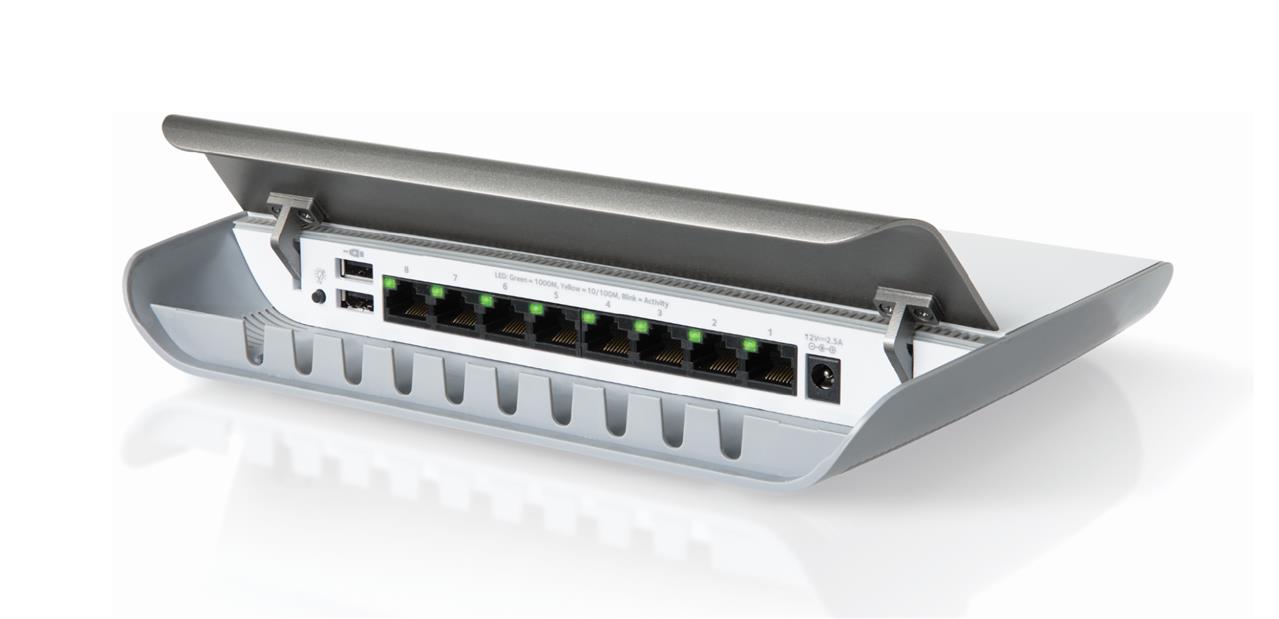 GS908(E) : deux switch avec « cable management » chez Netgear