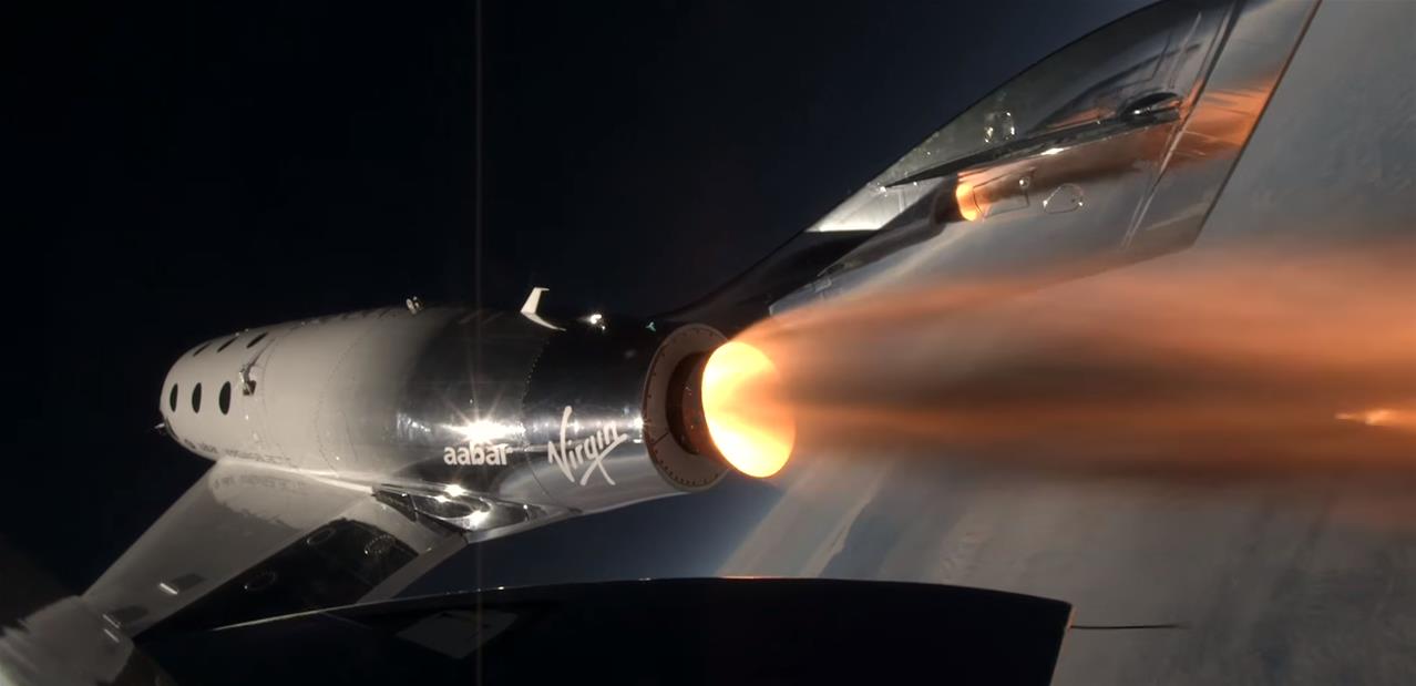 Virgin Galactic : VSS Unity allume son moteur, monte à 25 000 mètres et atteint Mach 1,87