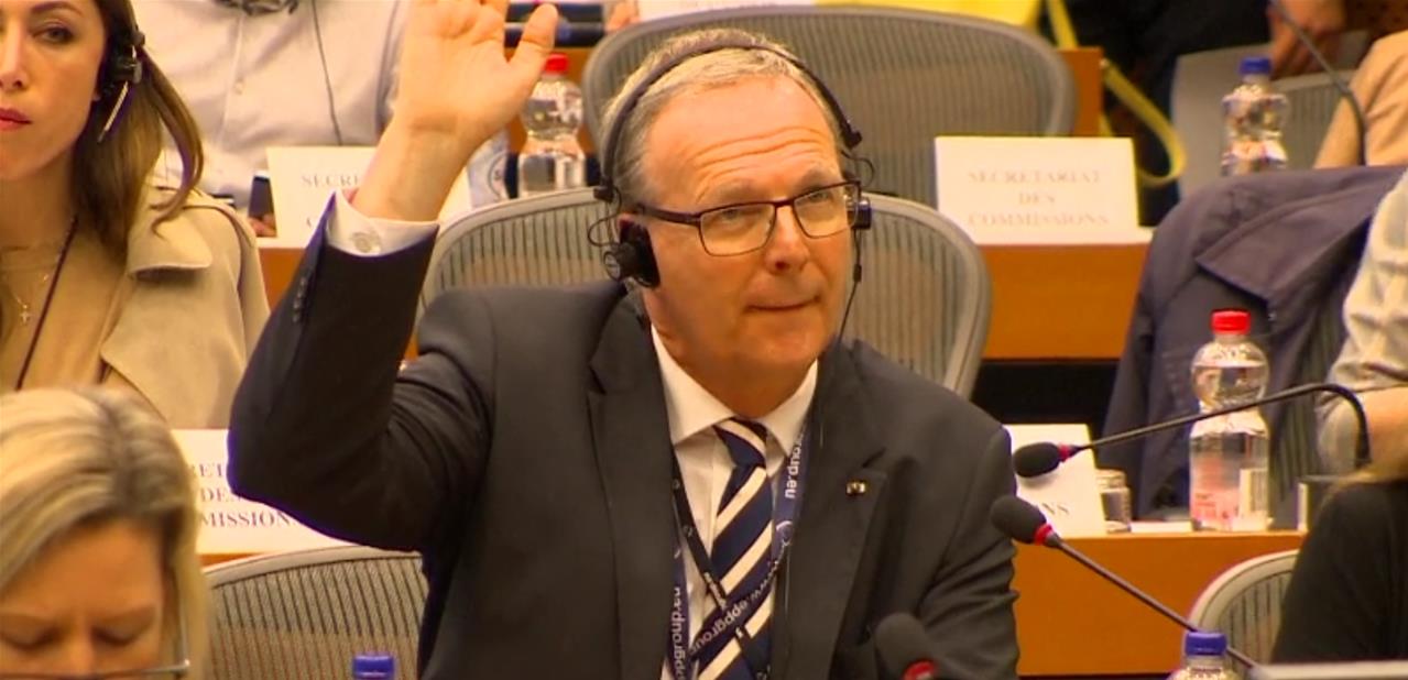 Directive droit d'auteur : le filtrage et la #linktax adoptés en commission JURI