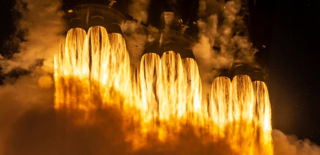 Falcon Heavy (STP-2) : lancement réussi, les deux boosters latéraux récupérés, pas le central